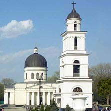 Ansamblul Catedrala Naşterea Domnului; Catedrala şi clopotniţa nouă