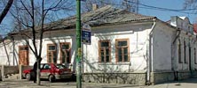 Mitropolit Gavriil Bănulescu-Bodoni, 9 (colţ str. M. Kogălniceanu)