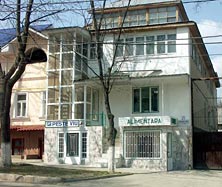 Armenească, 25 A,B,C (colţ str. Şciusev); Liter A